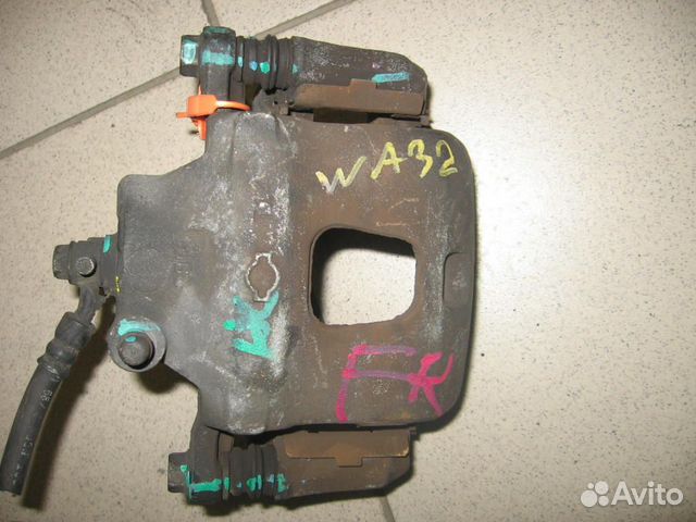 Суппорт перед право Nissan A32 Cefiro '95-'98, W11