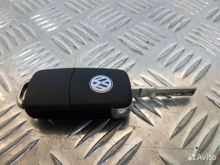 Б/У Брелок управления сигнализацией VW Caddy II