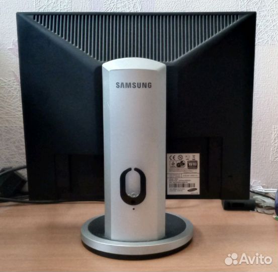 Монитор Samsung syncmaster 940n 19