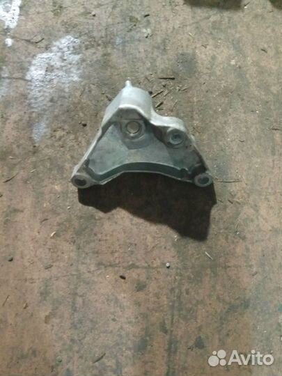 Подушка АКПП Двигателя HR16DE HR16 Кронштейн 1,6