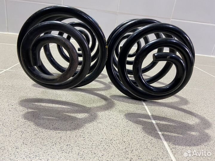 Пружины задние Volkswagen Passat 2001