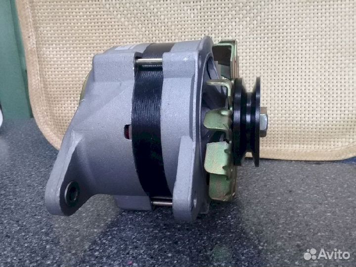 Генератор Новый не оригинал Toyota 2702015050