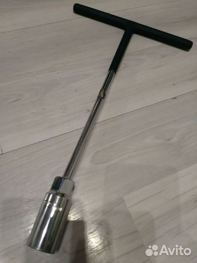 Свечной ключ 21