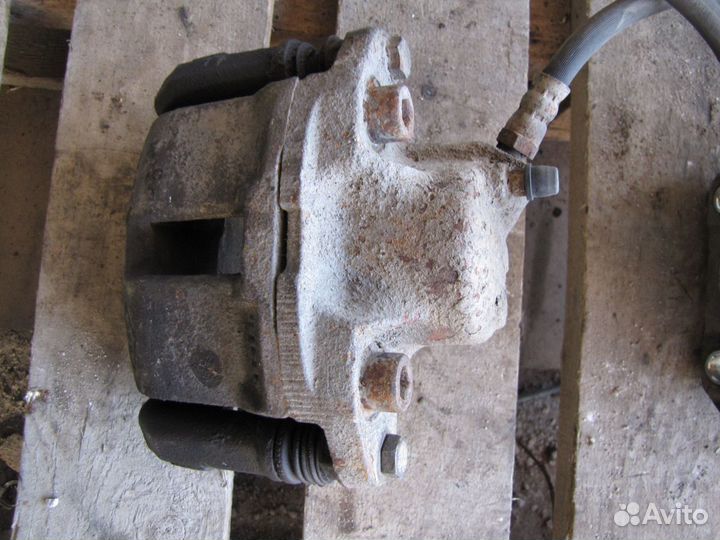 Суппорт передний Renault Logan 1