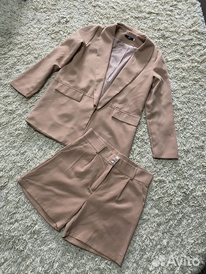 Костюм