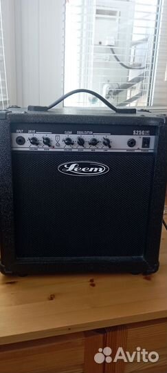 Гитарный комбоусилитель