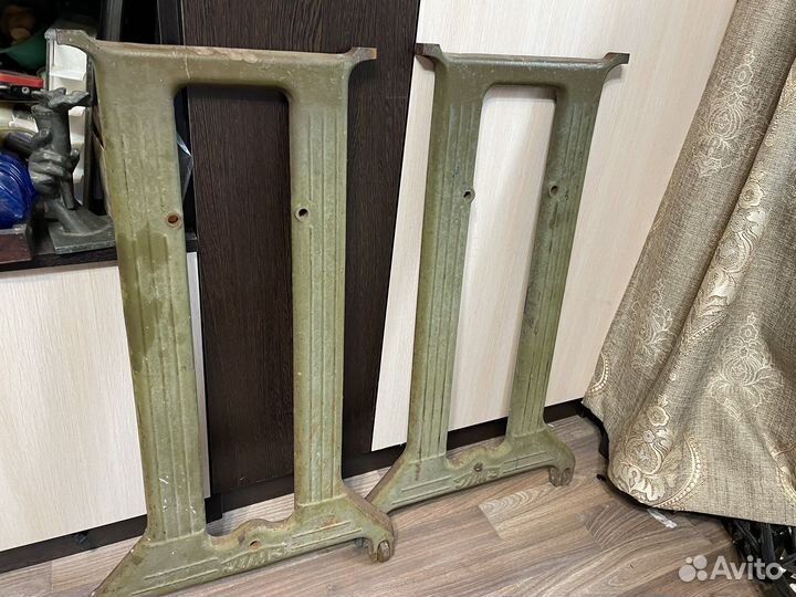 Станеа чугун для столика или мангала ретро