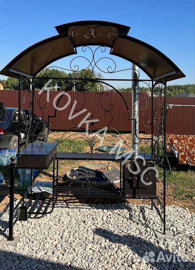 Мангал с крышей