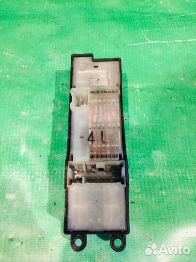 Блок управления стеклоподъемника Nissan X-Trail T3