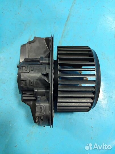 Моторчик печки Volkswagen Touareg