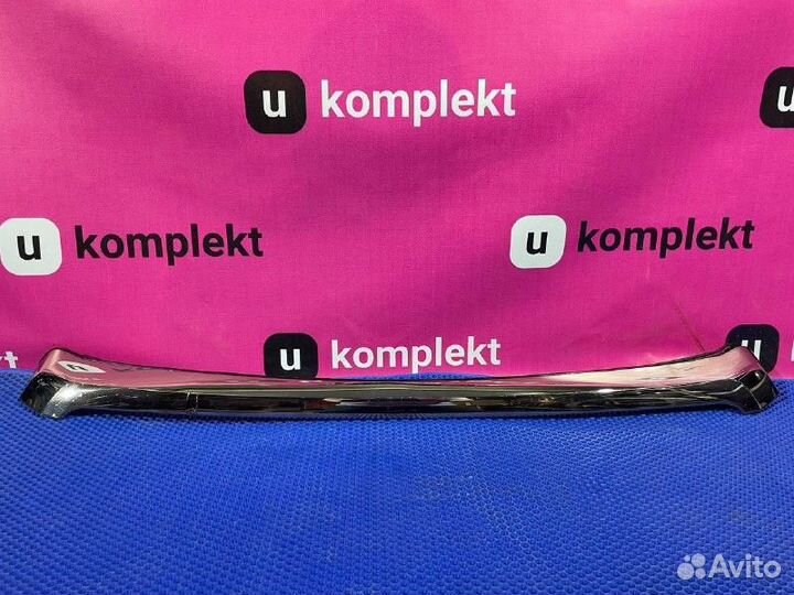 Молдинг капота