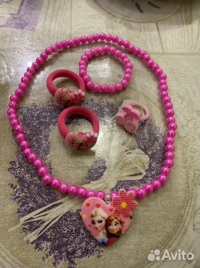 Подарочки (куколки, колечки) для девочек
