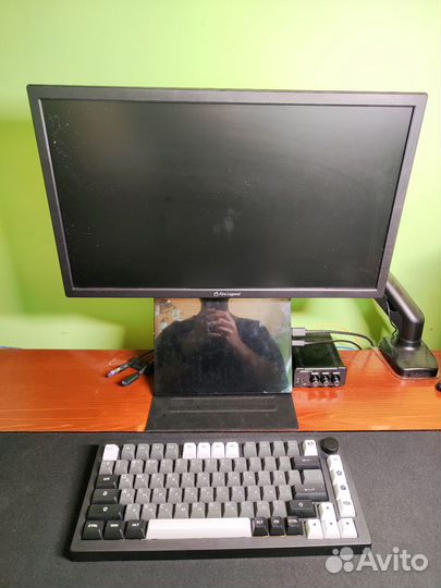 Игровой пк с монитором и клавиатурой