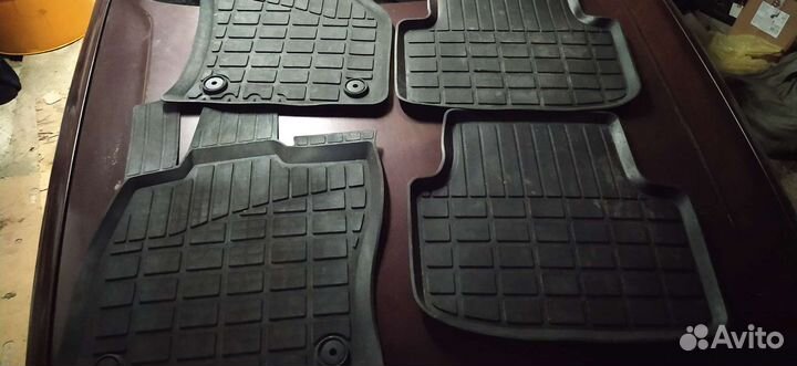 Автомобильные коврики резиновые
