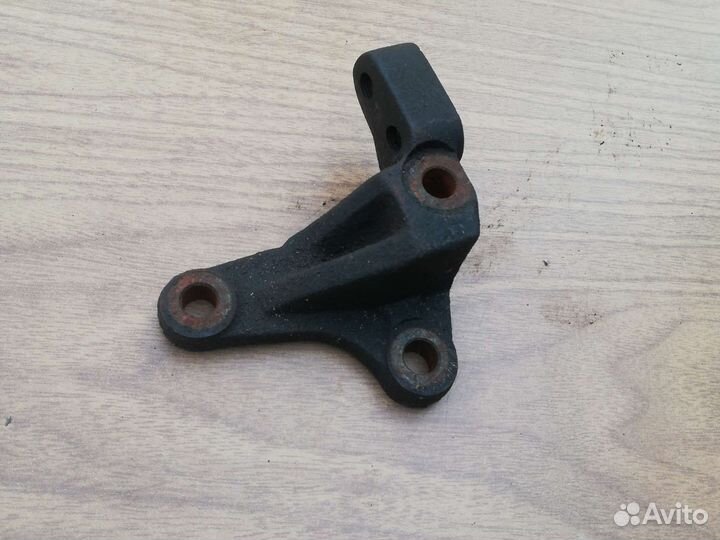 Кронштейн двигателя Киа Рио 1