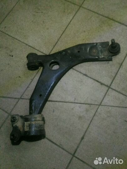 Рычаг передний правый Форд Фокус 2