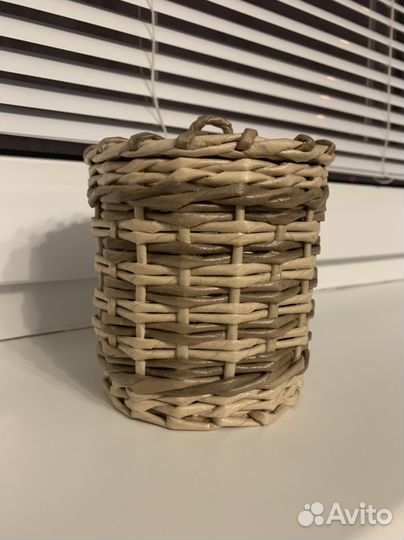 Корзина плетеная с крышкой