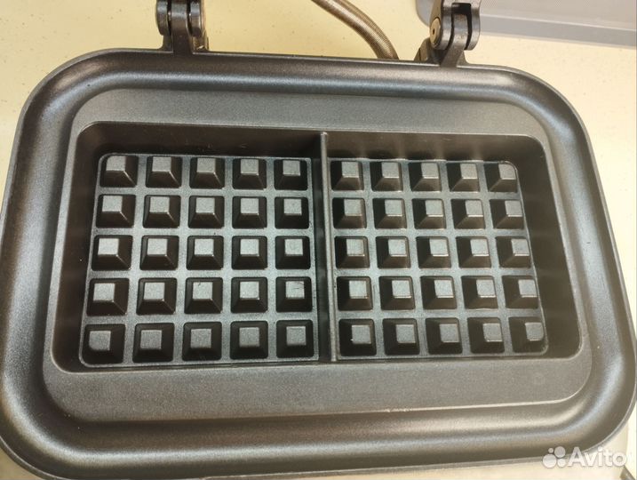 Вафельница bork g700