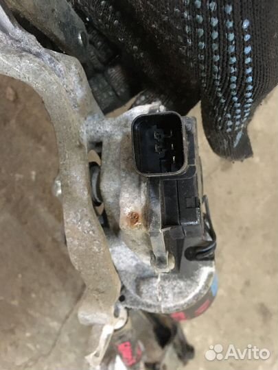 Трапеция стеклоочистителей с моторчиком