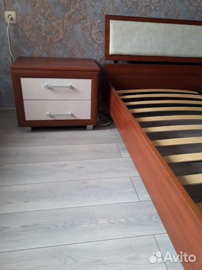 Тумба прикроватная