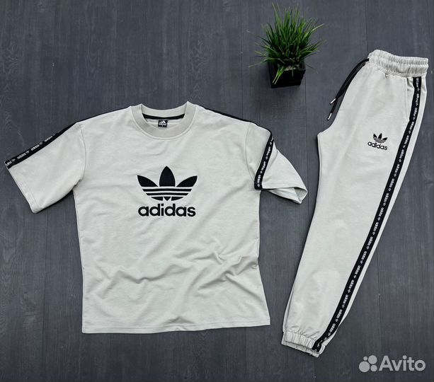 Спортивный костюм весенний Adidas