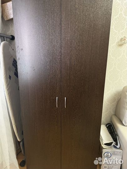 Шкаф распашной двухдверный