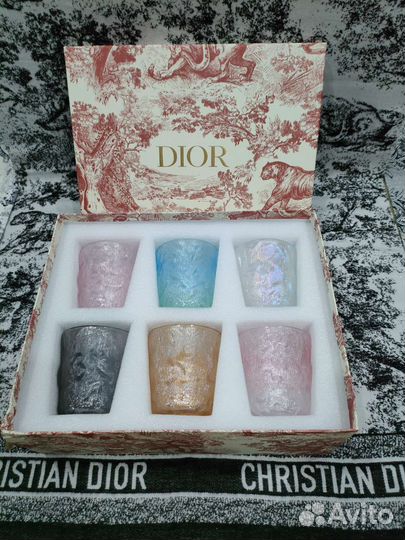 Набор разноцветных стаканов Dior