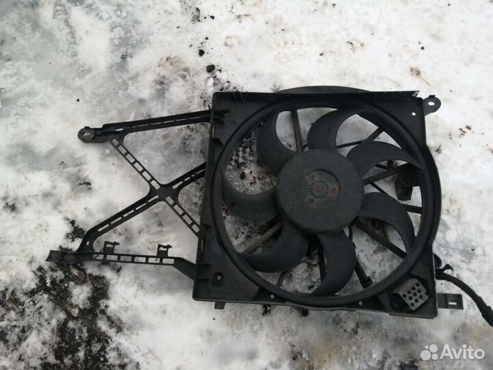Вентилятор радиатор с кожухом Opel Zafira B Astra