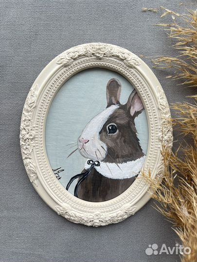 Картина Крольчиха в гипсовой раме 15х12