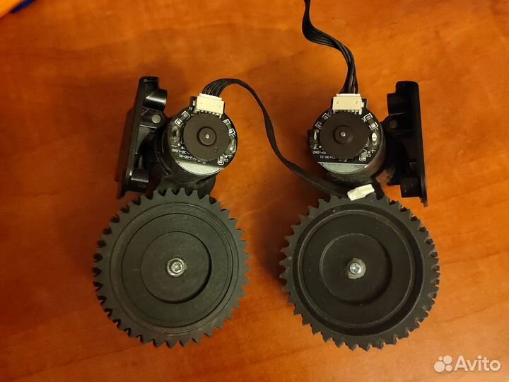 Колесо робота-пылесоса polaris в сборе