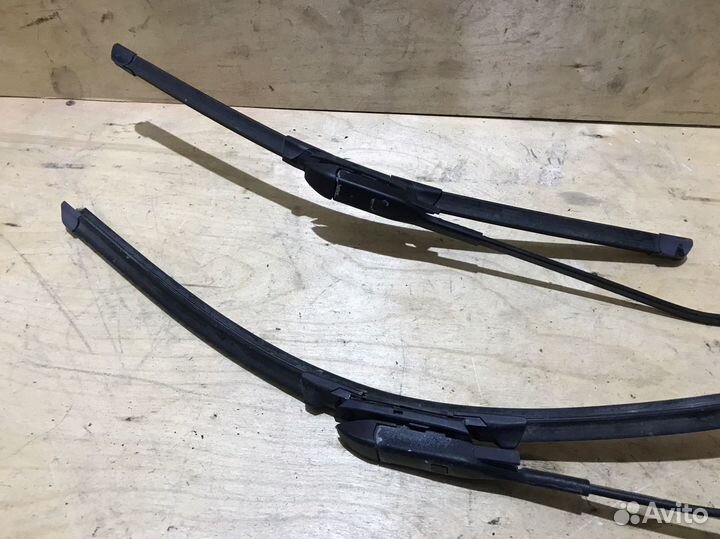 Поводок дворников с щеткой Skoda Octavia