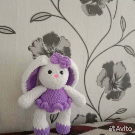 Плюшевая игрушка заяц