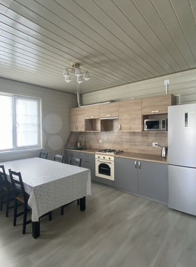 Коттедж 180 м² на участке 10 сот.