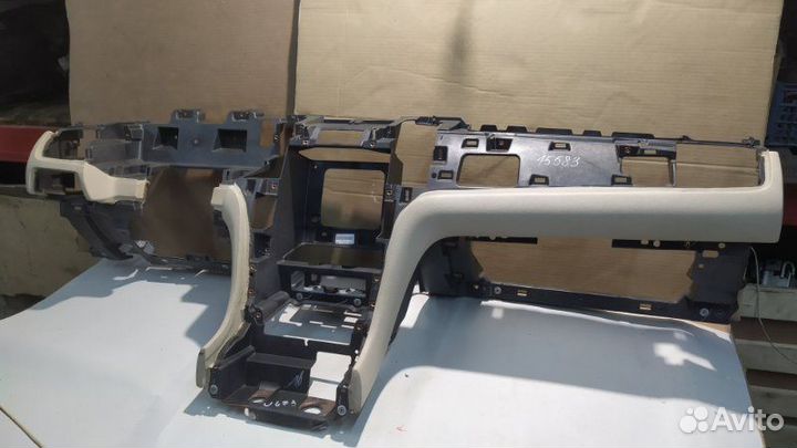 Панель передняя салона торпедо Cadillac Escalade 3