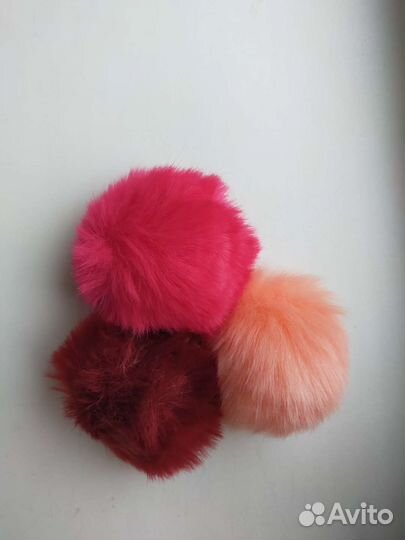 Помпон брошь