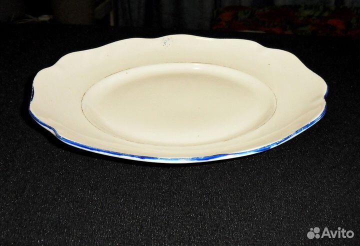 Тарелка фарфоровая Пролетарий Бронницы СССР 20-е г