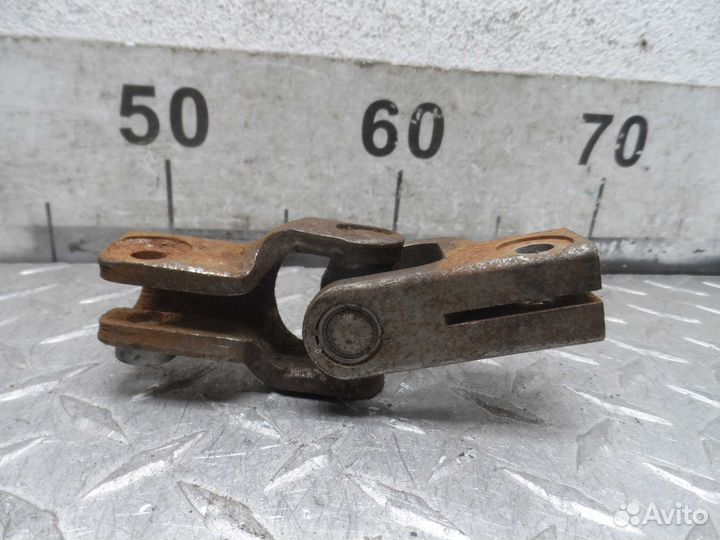 Рулевой карданчик Toyota Matrix 1 E130