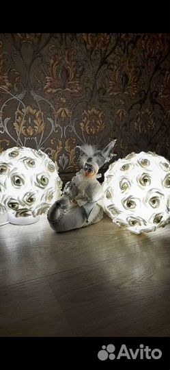 Светильники белые розы