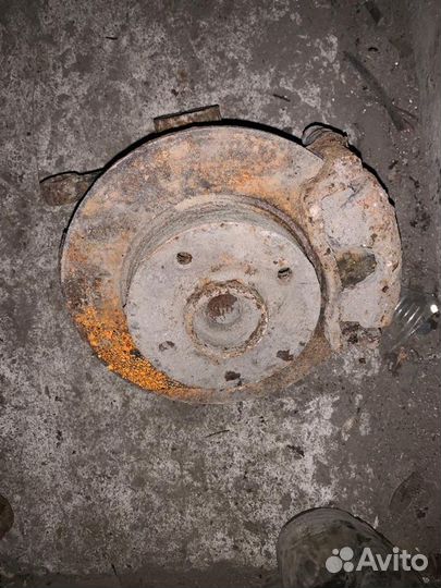 Поворотный кулак skoda felicia 1