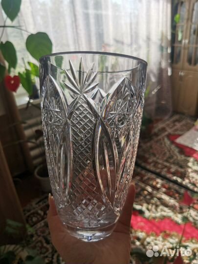 Большая хрустальная ваза