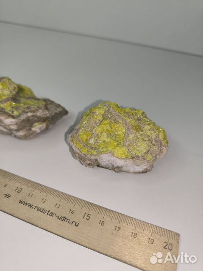 Сера самородная на породе. Камни и минералы