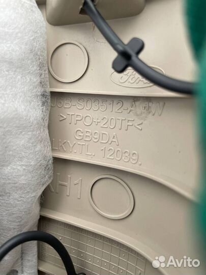 Обшивка стойки передней передняя правая верхняя