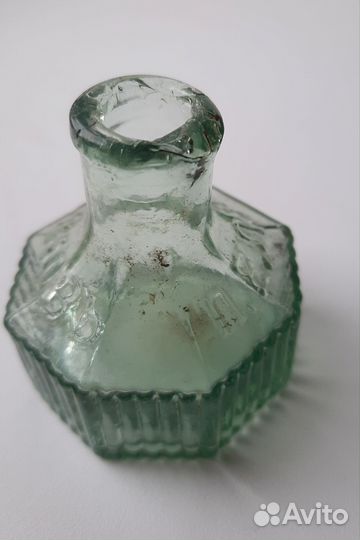 Старинные пузырьки П. Е. Луковниковъ