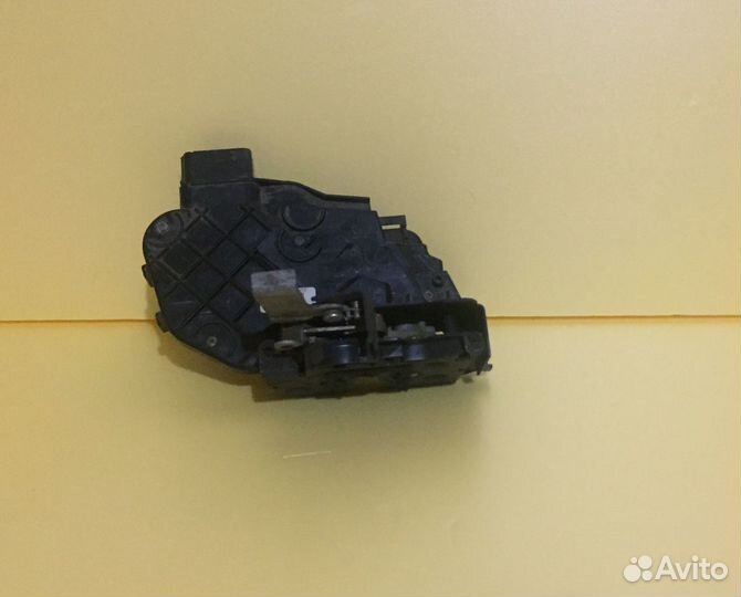 Замок задней левой двери ford focus форд фокус