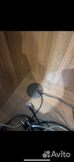 Компьютерный стол для студентов