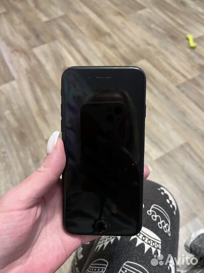 Телефон iPhone 7