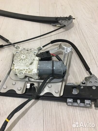 Стеклоподъемник передний правый Mercedes Benz