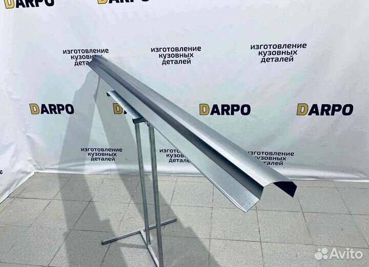 Пороги для Toyota Auris 2006-2012 (E150)