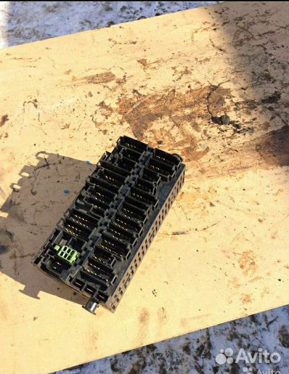 Блок Предохранителей Фольксваген Пассат В4