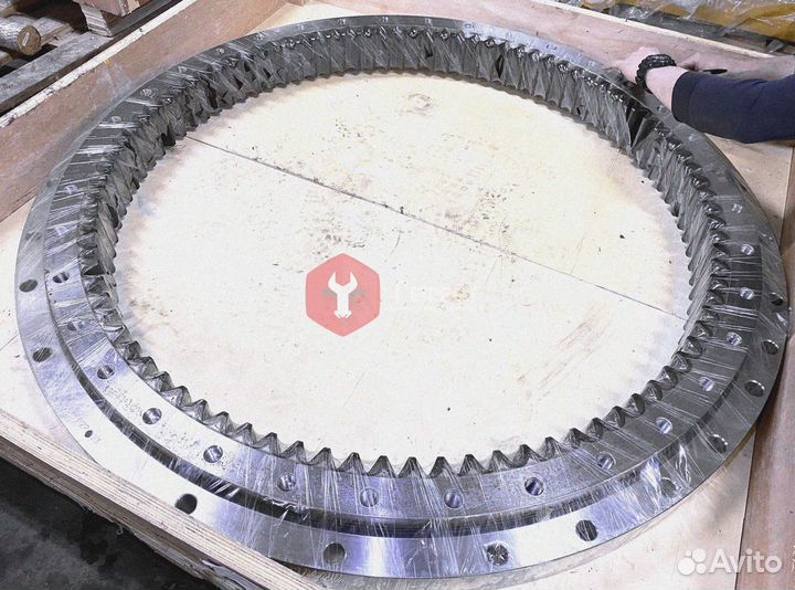 Опорно-поворотный круг Hitachi ZX250K-3 9245728